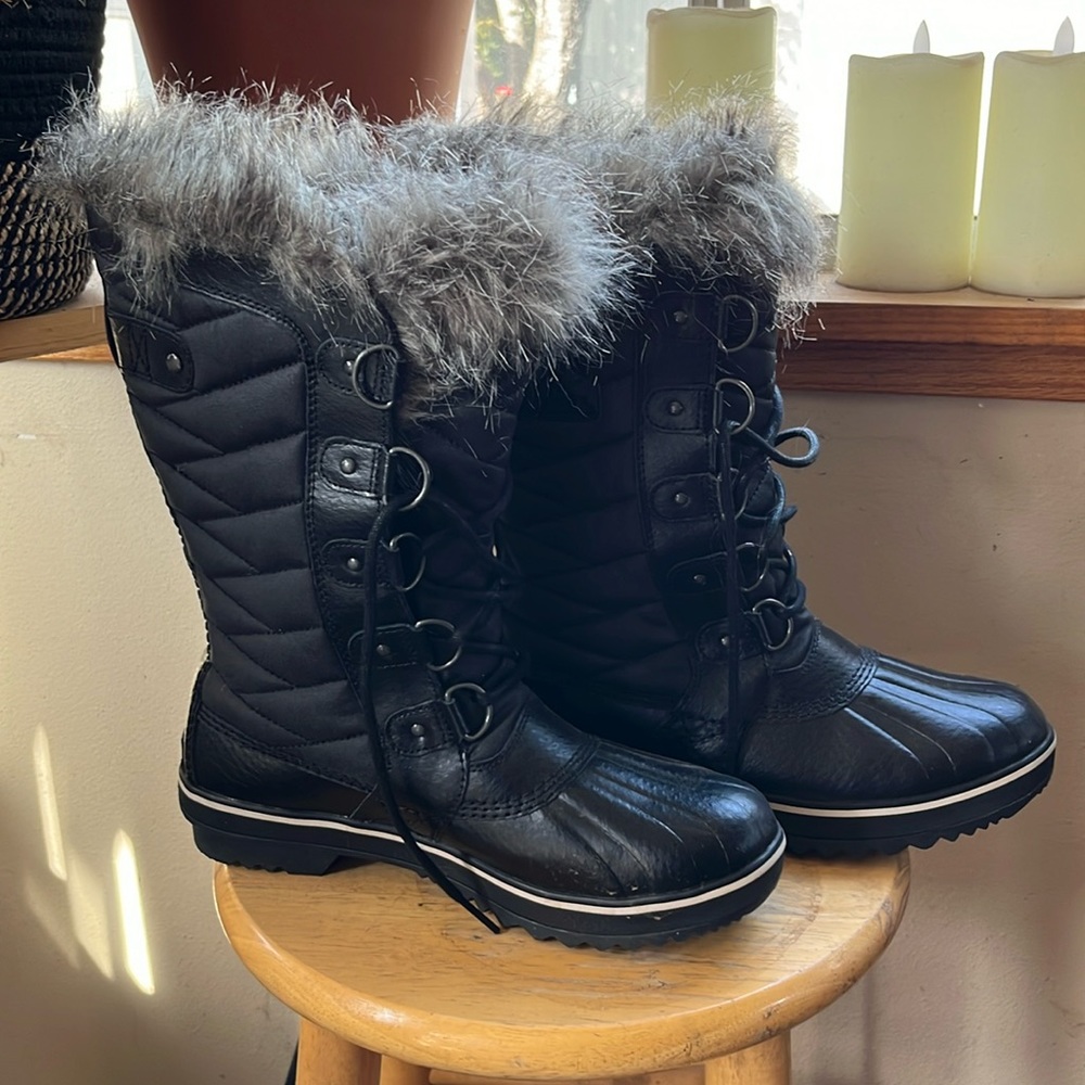 Sorel winter boots / almost new / 8.5